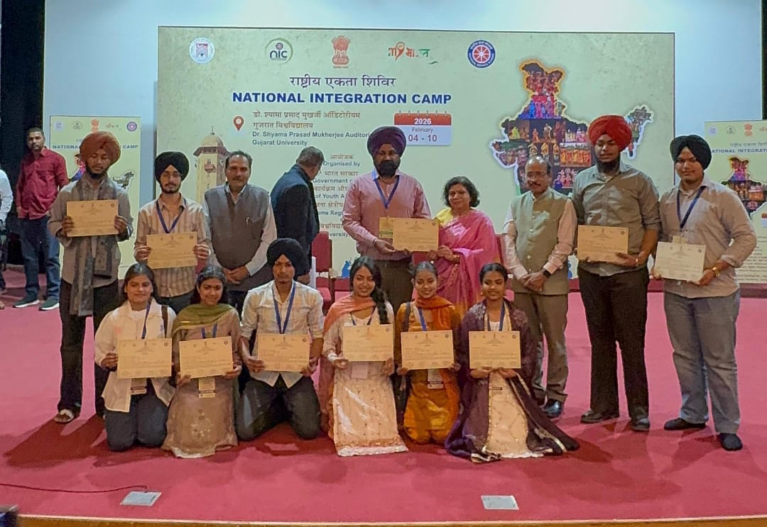 NSS volunteers Pushpa Devi and Amanpreet Singh participated in the National Integration Camp